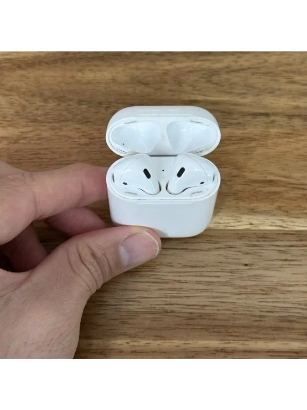 OEM Apple AirPods 1st Gen A1602 W/Charging Case Authentic Genuine READ!!*